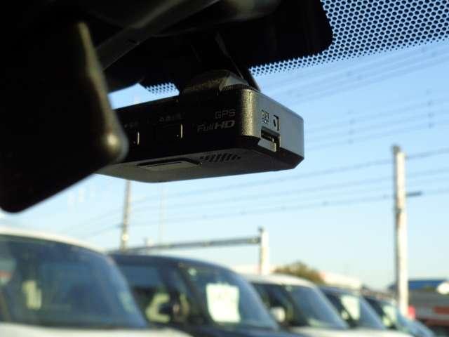 ノート １．２　ｅ－ＰＯＷＥＲ　Ｘ　メモリーナビ　ＡＶＭ　エマブレ　ＬＤＷ　オ－トエアコン　スマートキープッシュスタート　１オーナ　メモリナビ　リアカメラ　車線逸脱　セキュリティ　ナビＴＶ　ドライブレコーダー　ダブルエアバック　ＥＴＣ（6枚目）