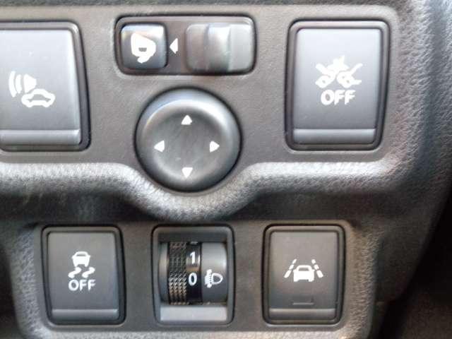 ノート １．２　ｅ－ＰＯＷＥＲ　Ｘ　メモリーナビ　ＡＶＭ　エマブレ　ＬＤＷ　オ－トエアコン　スマートキープッシュスタート　１オーナ　メモリナビ　リアカメラ　車線逸脱　セキュリティ　ナビＴＶ　ドライブレコーダー　ダブルエアバック　ＥＴＣ（7枚目）