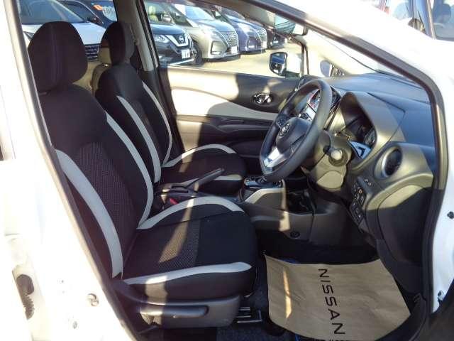 ノート １．２　ｅ－ＰＯＷＥＲ　Ｘ　メモリーナビ　ＡＶＭ　エマブレ　ＬＤＷ　オ－トエアコン　スマートキープッシュスタート　１オーナ　メモリナビ　リアカメラ　車線逸脱　セキュリティ　ナビＴＶ　ドライブレコーダー　ダブルエアバック　ＥＴＣ（9枚目）