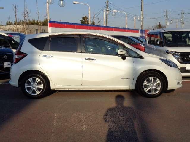 ノート １．２　ｅ－ＰＯＷＥＲ　Ｘ　メモリーナビ　ＡＶＭ　エマブレ　ＬＤＷ　オ－トエアコン　スマートキープッシュスタート　１オーナ　メモリナビ　リアカメラ　車線逸脱　セキュリティ　ナビＴＶ　ドライブレコーダー　ダブルエアバック　ＥＴＣ（17枚目）