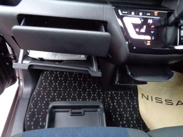 ルークス ６６０　ハイウェイスターＧターボ　プロパイロット　エディショ　メモリーナビ　ＡＶＭ　ドラレコ　エマブレ　エマジェンシーブレーキ　両側パワースライドドアー　１オーナー車　スマキー　パワーウィンドウ　アイスト　ＬＥＤランプ　レーダークルーズ　レーンキープアシスト（22枚目）