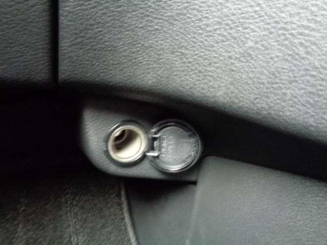 セレナ 1.4 e-4ORCE ハイウェイスターV 4WD 寒冷地クリア・ホットプラスPKG レーダークルコン フルセグTV レーンアシスト 寒冷地 LED 4WD フルオートエアコン ETC シートヒーター 3列シート ドラレコ 禁煙車 アルミホイール(19枚目)