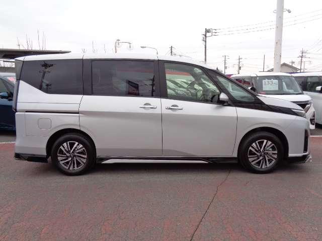 セレナ 1.4 e-4ORCE ハイウェイスターV 4WD 寒冷地クリア・ホットプラスPKG レーダークルコン フルセグTV レーンアシスト 寒冷地 LED 4WD フルオートエアコン ETC シートヒーター 3列シート ドラレコ 禁煙車 アルミホイール(36枚目)