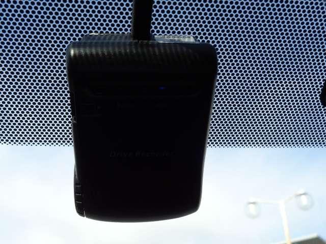 ���̂ɑ������Ă��܂������ȂǁA�i���̍����f���Ɖ����ŉ^�]�̋L�^����h�����R�B�h���C�u�̎v���o���L�^�Ɏc����������A�����g�̃h���C�r���O���`�F�b�N���ꂽ�����q���܂ɂ��������߂ł��I�I�I�I