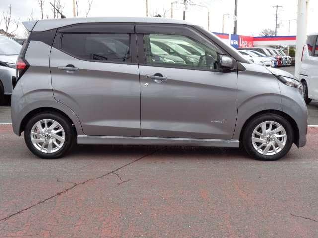 デイズ ６６０　ハイウェイスターＸ　メモリーナビナビ　ワンオ－ナ－　両席エアバッグ　整備記録簿　衝突軽減ブレーキ　禁煙　フルセグテレビ　ハイビームアシスト　ＥＴＣ　ＬＥＤ　ドライブレコーダー　車線逸脱防止　バックモニター　ＡＷ　ＡＢＳ（21枚目）