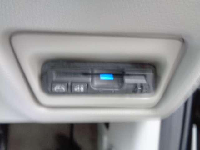 ステップワゴン １．５　Ｇ　４ＷＤ　フルセグ　クルコン　キーレス　オートエアコン　メモリーナビ　ワンオーナー　ＥＴＣ　バックカメラ　パワースライドドア　フルタイム４ＷＤ　盗難防止（5枚目）