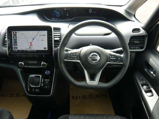 セレナ １．２　ｅ－ＰＯＷＥＲ　ハイウェイスター　Ｖ　後席用モニター装備当社下取りワンオーナー　キーレスエントリ　レーダークルーズＣ　衝突軽減ブレーキシステム　スマートキーＰスタート　１オーナ　３列シート　車線逸脱　ＬＥＤヘッドライト　ＥＴＣ　ＡＷ（4枚目）