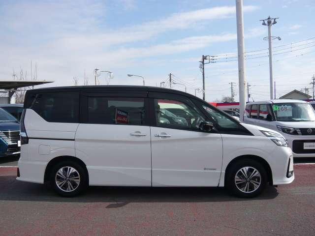 セレナ １．２　ｅ－ＰＯＷＥＲ　ハイウェイスター　Ｖ　後席用モニター装備当社下取りワンオーナー　キーレスエントリ　レーダークルーズＣ　衝突軽減ブレーキシステム　スマートキーＰスタート　１オーナ　３列シート　車線逸脱　ＬＥＤヘッドライト　ＥＴＣ　ＡＷ（18枚目）