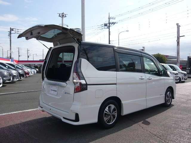 セレナ １．２　ｅ－ＰＯＷＥＲ　ハイウェイスター　Ｖ　後席用モニター装備当社下取りワンオーナー　キーレスエントリ　レーダークルーズＣ　衝突軽減ブレーキシステム　スマートキーＰスタート　１オーナ　３列シート　車線逸脱　ＬＥＤヘッドライト　ＥＴＣ　ＡＷ（29枚目）