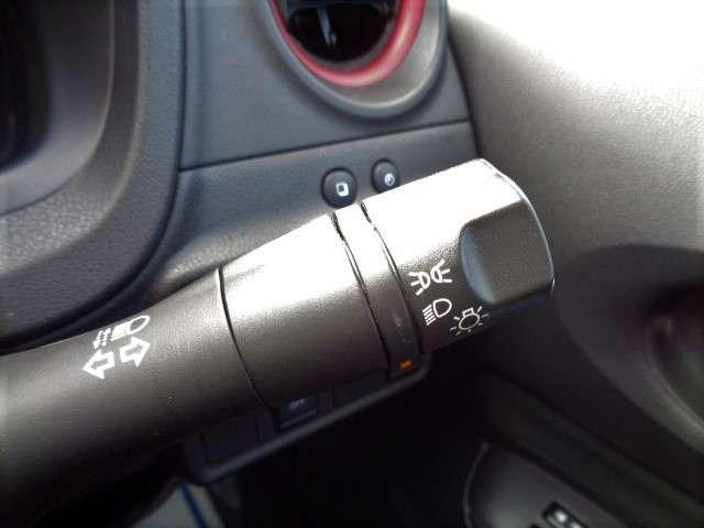 ノート １．２　ｅ－ＰＯＷＥＲ　ＮＩＳＭＯ　メモリーナビ　アラウンドビュー　ドラレコ　１オーナー車　キーレス　メモリーナビ付き　Ｂカメラ　オートＬＥＤ　車線逸脱　ＬＥＤランプ　フルオートエアコン　Ｗエアバッグ　イモビライザー　アルミ　エアバック（12枚目）