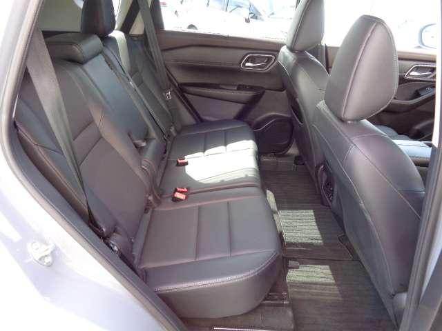 エクストレイル １．５　Ｇ　ｅ－４ＯＲＣＥ　４ＷＤ　プロパイロット　ＬＤＷ　ＬＤＰ　ＢＳＷ　ＢＳＩ　ＬＤＷ　本革シート　フルセグＴＶ　ＬＥＤライト　点検記録簿　ハイビームアシスト　ＡＷ　ドライブレコーダー　オートエアコン　パークアシスト　シートヒータ（22枚目）