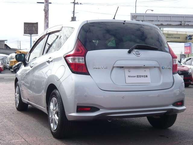 ノート １．２　ｅ－ＰＯＷＥＲ　Ｘ　スマートミラー装備当社下取りワンオーナー　衝突安全ブレーキ　アラウンドビュ－モニタ－　スマートキ－　地上デジタル　レーンアシスト　Ｗエアバック　ナビ・ＴＶ　１オーナー車　盗難防止システム　ＡＡＣ（19枚目）