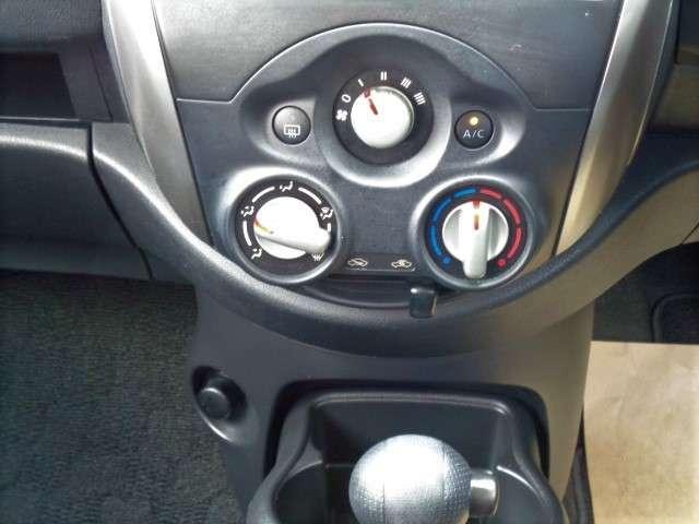 マーチ １．２　Ｓ　ＶＤＣ　ＡＭ・ＦＭチューナ－　リモコンキ－　ダブルエアバック　運転席エアバック　ワンオーナ－　リモコンキー　パワーウインド　ＰＳ　マニュアルエアコン　ＡＢＳ（9枚目）