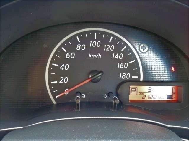 マーチ １．２　Ｓ　ＶＤＣ　ＡＭ・ＦＭチューナ－　リモコンキ－　ダブルエアバック　運転席エアバック　ワンオーナ－　リモコンキー　パワーウインド　ＰＳ　マニュアルエアコン　ＡＢＳ（10枚目）