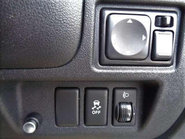 マーチ １．２　Ｓ　ＶＤＣ　ＡＭ・ＦＭチューナ－　リモコンキ－　ダブルエアバック　運転席エアバック　ワンオーナ－　リモコンキー　パワーウインド　ＰＳ　マニュアルエアコン　ＡＢＳ（12枚目）