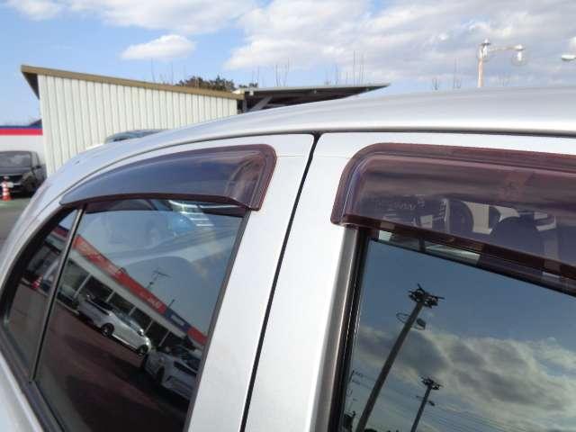 マーチ １．２　Ｓ　ＶＤＣ　ＡＭ・ＦＭチューナ－　リモコンキ－　ダブルエアバック　運転席エアバック　ワンオーナ－　リモコンキー　パワーウインド　ＰＳ　マニュアルエアコン　ＡＢＳ（18枚目）