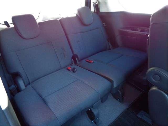 セレナ １．４　ｅ－４ＯＲＣＥ　ハイウェイスターＶ　４ＷＤ　社用車ＵＰ　後席モニタ－　寒冷地仕様　シ－トヒ－タ－　展示・試乗車ＵＰ　スマートキー　追従クルーズ　フルセグ　レーンキープアシスト　ＬＥＤヘッドランプ　寒冷地仕様　４ＷＤ　ドラレコ　フルオートエアコン（7枚目）