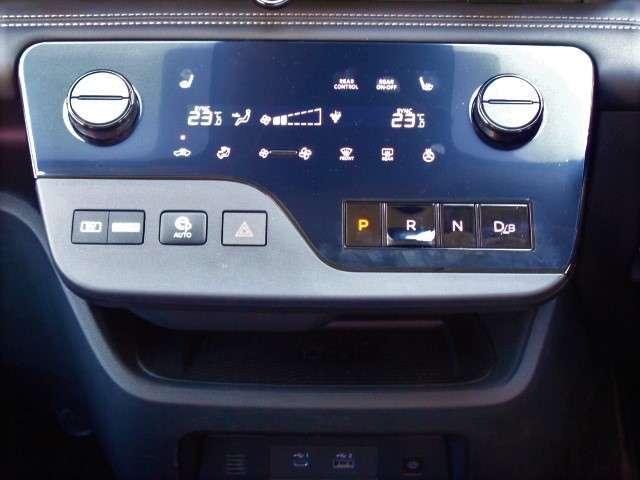 セレナ １．４　ｅ－４ＯＲＣＥ　ハイウェイスターＶ　４ＷＤ　社用車ＵＰ　後席モニタ－　寒冷地仕様　シ－トヒ－タ－　展示・試乗車ＵＰ　スマートキー　追従クルーズ　フルセグ　レーンキープアシスト　ＬＥＤヘッドランプ　寒冷地仕様　４ＷＤ　ドラレコ　フルオートエアコン（11枚目）