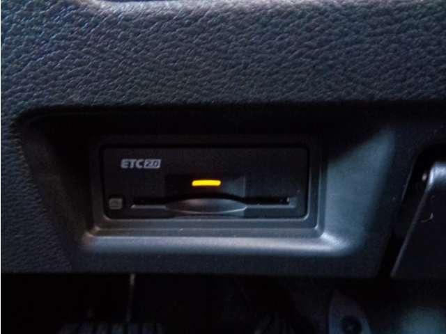 セレナ １．４　ｅ－４ＯＲＣＥ　ハイウェイスターＶ　４ＷＤ　社用車ＵＰ　後席モニタ－　寒冷地仕様　シ－トヒ－タ－　展示・試乗車ＵＰ　スマートキー　追従クルーズ　フルセグ　レーンキープアシスト　ＬＥＤヘッドランプ　寒冷地仕様　４ＷＤ　ドラレコ　フルオートエアコン（14枚目）