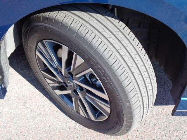 セレナ １．４　ｅ－４ＯＲＣＥ　ハイウェイスターＶ　４ＷＤ　社用車ＵＰ　後席モニタ－　寒冷地仕様　シ－トヒ－タ－　展示・試乗車ＵＰ　スマートキー　追従クルーズ　フルセグ　レーンキープアシスト　ＬＥＤヘッドランプ　寒冷地仕様　４ＷＤ　ドラレコ　フルオートエアコン（18枚目）