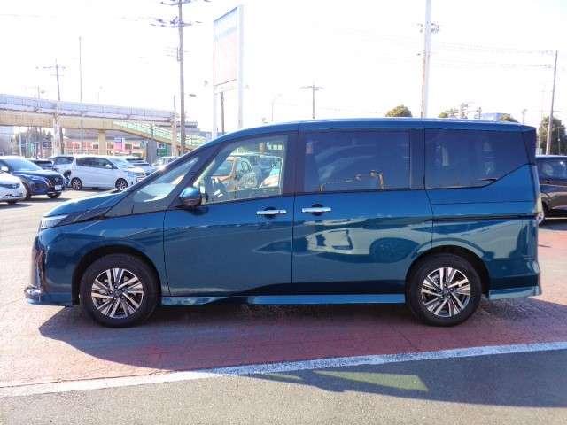 セレナ １．４　ｅ－４ＯＲＣＥ　ハイウェイスターＶ　４ＷＤ　社用車ＵＰ　後席モニタ－　寒冷地仕様　シ－トヒ－タ－　展示・試乗車ＵＰ　スマートキー　追従クルーズ　フルセグ　レーンキープアシスト　ＬＥＤヘッドランプ　寒冷地仕様　４ＷＤ　ドラレコ　フルオートエアコン（24枚目）