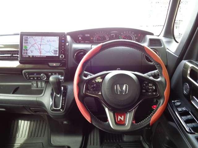 Ｎ－ＢＯＸカスタム カスタム　６６０　Ｇ　ＥＸ　ターボ　ホンダセンシング　ホンダセンシング　メモリーナビ　スマートキ－　メモリナビ　ＡＷ　ＬＫＡＳ　ＡＣ　Ｒカメ　サイドエアバッグ　クルコン　Ｆセグ　ＬＥＤヘットライト　ナビＴＶ　盗難防止装置　ＥＴＣ　パワーステアリング　ＰＷ（4枚目）