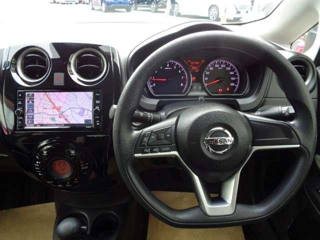 １．２　Ｘ　Ｖセレクション　メモリーナビ　前後ドラレコ　ＥＴＣ２．０　被害軽減ブレーキ　フルセグテレビ　運転席エアバッグ　スマキー　Ｉストップ　助手席エアバッグ　メモリーナビ　オ－トエアコン　ドラレコ付　パワーウィンドウ　ＡＢＳ（画像4）