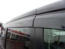 サイドビューをさらに洗練。雨天時にも窓を少し開けて車内換気が可能に。