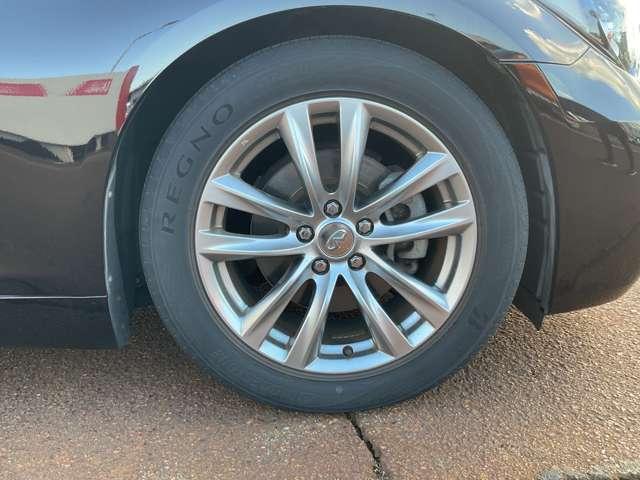 ２４５／５０Ｒ１８インチ純正アルミホイールです。