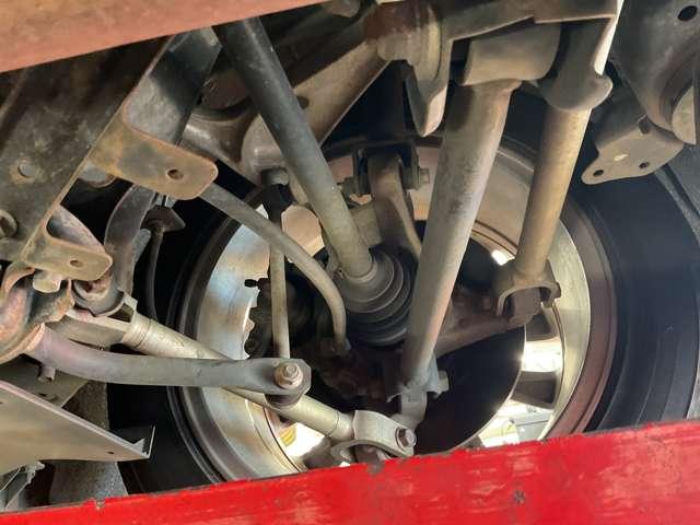 右リヤ足回りです。