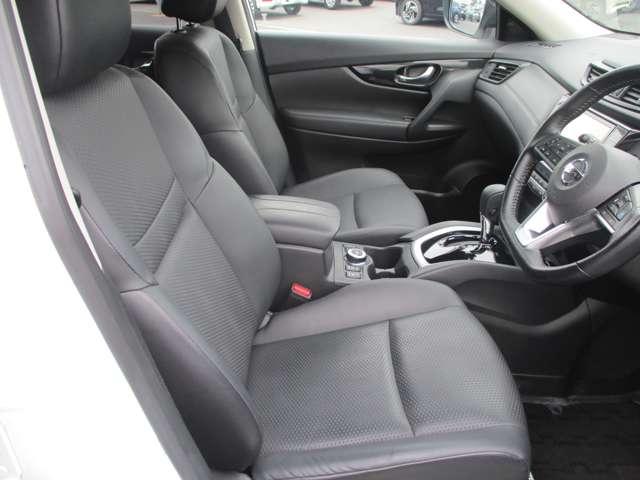 エクストレイル ２．０　２０Ｘｉ　２列車　４ＷＤ　プロパイロット／純正ナビ／ＬＥＤライト　セキュリティ　リアカメラ　追従クルーズ　ＬＥＤ　ドライブレコーダ　禁煙車　インテリジェントキー　ＬＤＷ　サイドカメラ　ＥＴＣ　Ａストップ　ＡＡＣ　ナビ＆ＴＶ　メモリーナビ　キーフリー　アルミホイール（5枚目）
