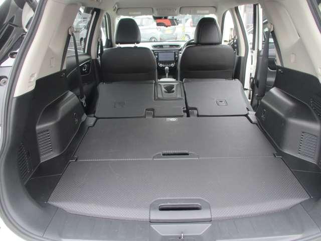 エクストレイル ２．０　２０Ｘｉ　２列車　４ＷＤ　プロパイロット／純正ナビ／ＬＥＤライト　セキュリティ　リアカメラ　追従クルーズ　ＬＥＤ　ドライブレコーダ　禁煙車　インテリジェントキー　ＬＤＷ　サイドカメラ　ＥＴＣ　Ａストップ　ＡＡＣ　ナビ＆ＴＶ　メモリーナビ　キーフリー　アルミホイール（7枚目）