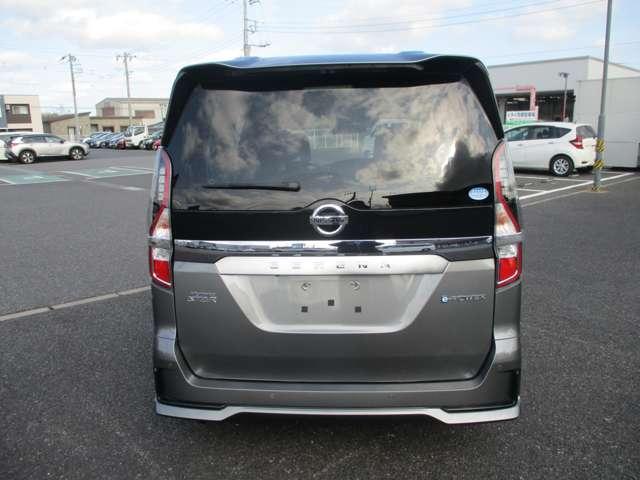 セレナ e-パワー ハイウェイスターV 日産プレミアム認定中古車(2年保証 走行距離無制限) 日産プロパイロット機能 純正ナビ アラウンドビューモニタ LEDヘッドライト 社外ドライブレコーダー ETC 両側オートスライドドア(14枚目)