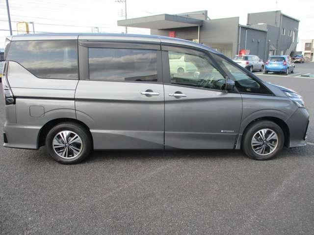 セレナ e-パワー ハイウェイスターV 日産プレミアム認定中古車(2年保証 走行距離無制限) 日産プロパイロット機能 純正ナビ アラウンドビューモニタ LEDヘッドライト 社外ドライブレコーダー ETC 両側オートスライドドア(16枚目)