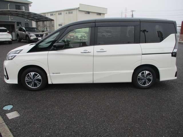 セレナ e-パワー ハイウェイスターV 日産プレミアム認定中古車(2年保証 走行距離無制限) 日産プロパイロット機能 純正大画面ナビ アラウンドビューモニタ LEDヘッドライト ETC 純正ドラレコ スマートルームミラー(3枚目)