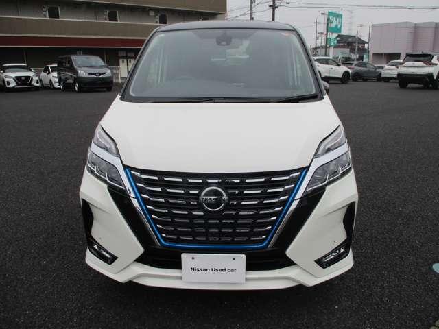 セレナ e-パワー ハイウェイスターV 日産プレミアム認定中古車(2年保証 走行距離無制限) 日産プロパイロット機能 純正大画面ナビ アラウンドビューモニタ LEDヘッドライト ETC 純正ドラレコ スマートルームミラー(5枚目)