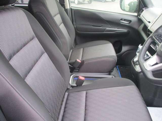 セレナ e-パワー ハイウェイスターV 日産プレミアム認定中古車(2年保証 走行距離無制限) 日産プロパイロット機能 純正大画面ナビ アラウンドビューモニタ LEDヘッドライト ETC 純正ドラレコ スマートルームミラー(6枚目)