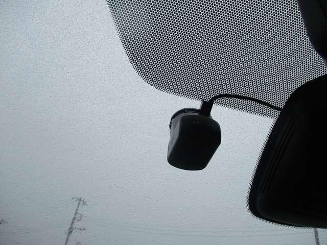 セレナ e-パワー ハイウェイスターV 日産プレミアム認定中古車(2年保証 走行距離無制限) 日産プロパイロット機能 純正大画面ナビ アラウンドビューモニタ LEDヘッドライト ETC 純正ドラレコ スマートルームミラー(10枚目)