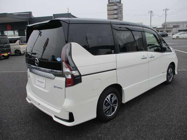 セレナ e-パワー ハイウェイスターV 日産プレミアム認定中古車(2年保証 走行距離無制限) 日産プロパイロット機能 純正大画面ナビ アラウンドビューモニタ LEDヘッドライト ETC 純正ドラレコ スマートルームミラー(16枚目)