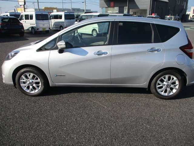 ノート 1.2 e-POWER X 社外ナビバックモニターETC社外ドラレコ 禁煙 記録簿付 Rカメラ 運転席助手席エアバック レーンキープ AUTOエアコン 盗難防止システム ナビTV AW 運転席エアバッグ キーレスエントリー ドラレコ ETC車載器 アイドリングストップ(16枚目)