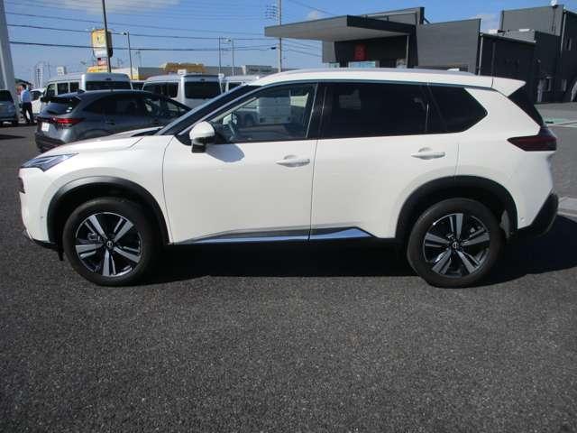 エクストレイル G e-4ORCE 日産プレミアム認定中古車(2年保証 走行距離無制限) 当社元試乗車 日産プロパイロット機能 メーカーオプションナビ アラウンドビューモニタ 全席シートヒーター 電動バックドア LEDヘッドライト(13枚目)