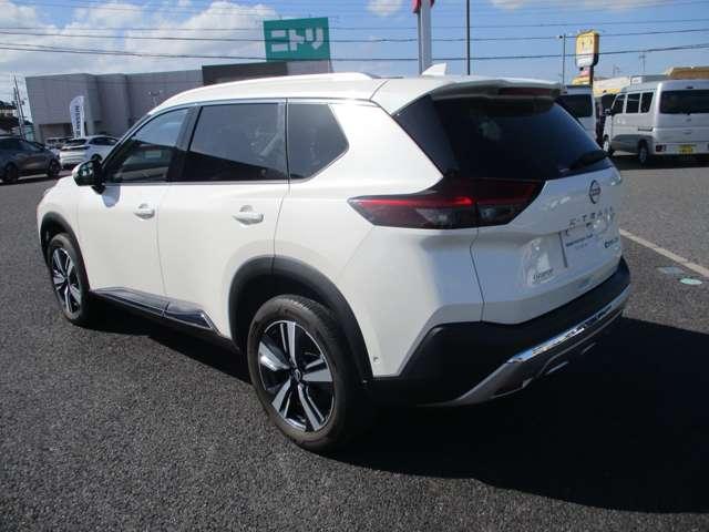 エクストレイル G e-4ORCE 日産プレミアム認定中古車(2年保証 走行距離無制限) 当社元試乗車 日産プロパイロット機能 メーカーオプションナビ アラウンドビューモニタ 全席シートヒーター 電動バックドア LEDヘッドライト(14枚目)