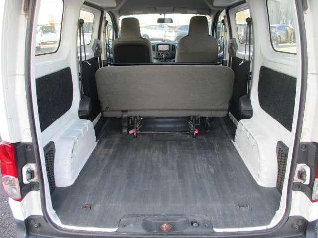 ＮＶ２００バネットバン １．６　ＤＸ　５人乗り／純正ナビＴＶ／リモコンキー／ＥＴＣ　点検記録簿　メモリーナビ　パワーステアリング　エアバック　マニュアルエアコン　ナビＴＶ　ＡＢＳ　ワンセグ　キーフリー　ＥＴＣ付き　ＷエアＢ（6枚目）