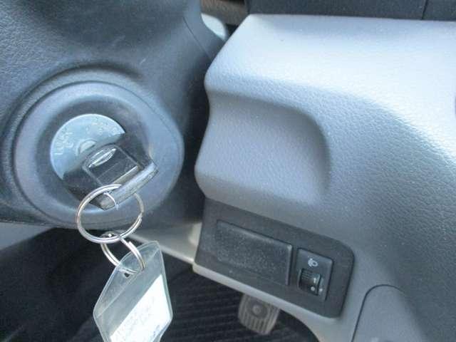 ＮＶ２００バネットバン １．６　ＤＸ　５人乗り／純正ナビＴＶ／リモコンキー／ＥＴＣ　点検記録簿　メモリーナビ　パワーステアリング　エアバック　マニュアルエアコン　ナビＴＶ　ＡＢＳ　ワンセグ　キーフリー　ＥＴＣ付き　ＷエアＢ（8枚目）