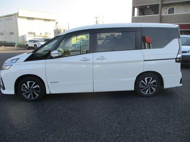 セレナ 1.2 e-POWER ハイウェイスター V 後席モニター/プロパイロット/シートヒータ 360°カメラ エマジェンシーブレーキ 1オナ 寒冷地仕様 スマキー バックカメラ 禁煙 LED レーンアシスト 点検記録簿付 ETC ドラレコ Aストップ イモビ フルオートエアコン アルミホイール(3枚目)