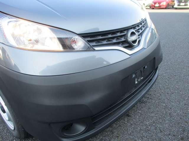 ＮＶ２００バネットバン １．６　ＤＸ　レンタアップ車／２人乗り／リモコンキー　アイドリングストップ　点検記録簿　禁煙車　パワーステアリング　エアバック　マニュアルエアコン　ＡＢＳ　キーフリー　フロントパワーウインドウ　ＷエアＢ（16枚目）