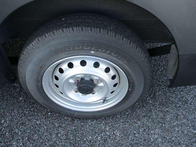 ＮＶ２００バネットバン １．６　ＤＸ　レンタアップ車／２人乗り／リモコンキー　アイドリングストップ　点検記録簿　禁煙車　パワーステアリング　エアバック　マニュアルエアコン　ＡＢＳ　キーフリー　フロントパワーウインドウ　ＷエアＢ（19枚目）