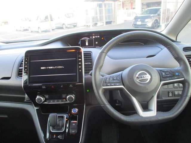 セレナ e-パワー ハイウェイスターV 先行初売り企画車 日産認定中古車(1年保証 走行距離無制限) プロパイロット ハンドルヒーター 前席シートヒーター 純正デカナビ 全方位モニタ LEDヘッドライト ETC 社外ドラレコ(4枚目)