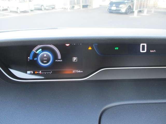 セレナ e-パワー ハイウェイスターV 先行初売り企画車 日産認定中古車(1年保証 走行距離無制限) プロパイロット ハンドルヒーター 前席シートヒーター 純正デカナビ 全方位モニタ LEDヘッドライト ETC 社外ドラレコ(11枚目)