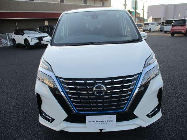 セレナ e-パワー ハイウェイスターV 先行初売り企画車 日産認定中古車(1年保証 走行距離無制限) プロパイロット ハンドルヒーター 前席シートヒーター 純正デカナビ 全方位モニタ LEDヘッドライト ETC 社外ドラレコ(15枚目)